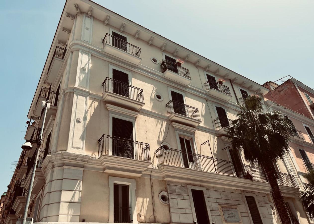 לינה וארוחת בוקר טאראנטו Palazzo Berardi מראה חיצוני תמונה