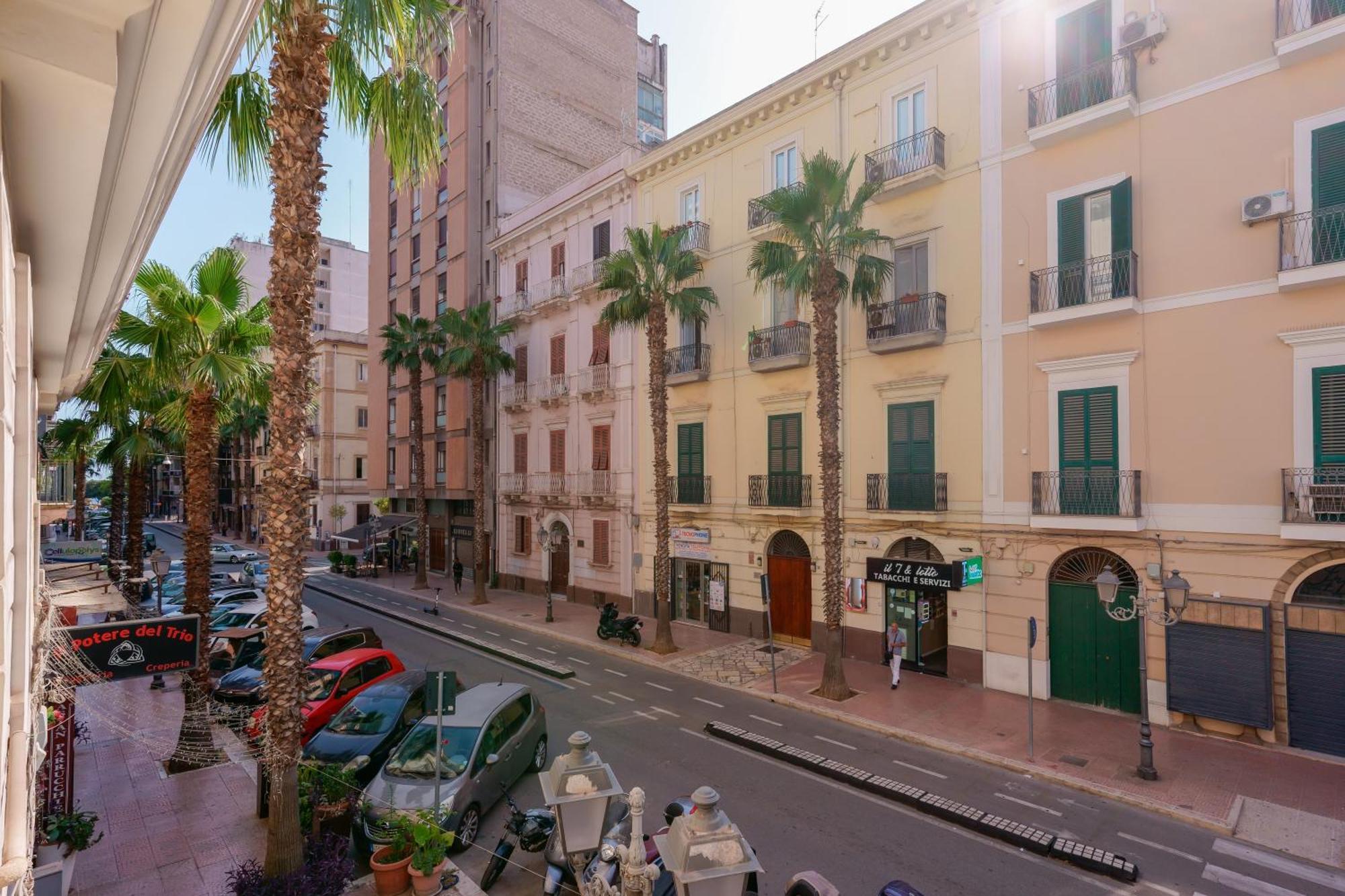 לינה וארוחת בוקר טאראנטו Palazzo Berardi מראה חיצוני תמונה